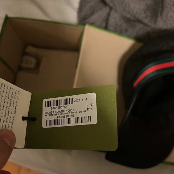 Gucci GG Canvas Baseball Hat - Picture 10 of 10